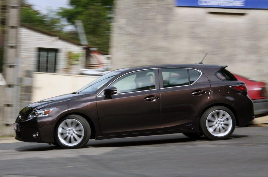  Lexus CT200h 2010 года  (фото 169 из 266)